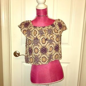 off the shoulder/crop top